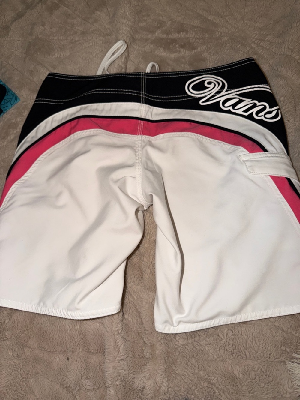 Vans Off The Wall Women's Size 1. Waist 28”Inseam 8” Board Shorts. EUC Liner Y2K